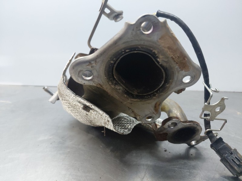 Recambio de catalizador para toyota yaris cross mpx style referencia OEM IAM   