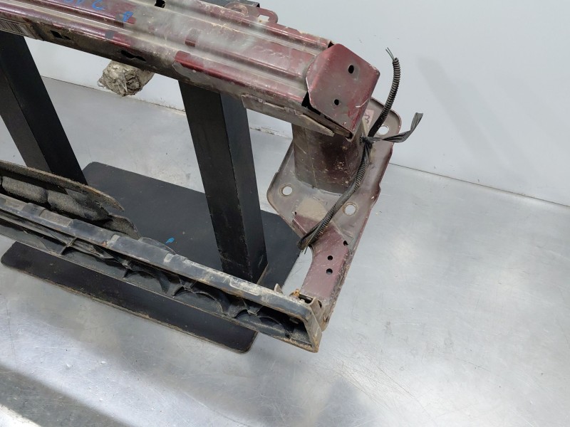 Recambio de refuerzo paragolpes delantero para ford mondeo turn. titanium referencia OEM IAM   
