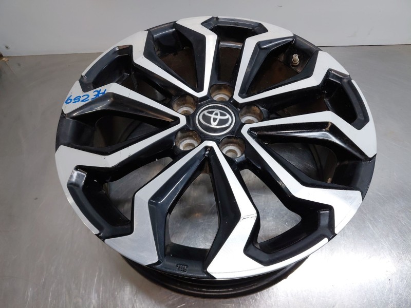 Recambio de llanta para toyota yaris cross mpx style referencia OEM IAM   