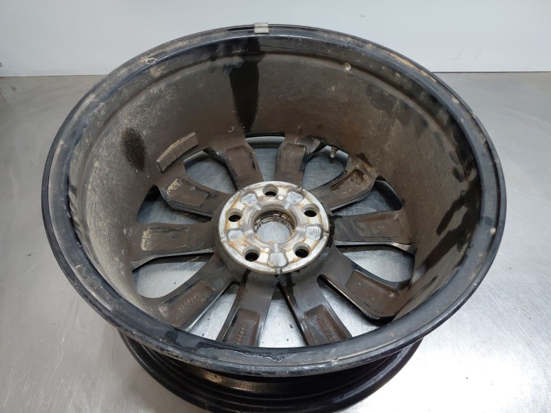 Recambio de llanta para toyota yaris cross mpx style referencia OEM IAM   