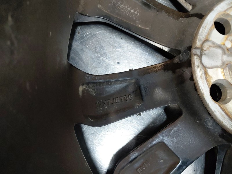 Recambio de llanta para toyota yaris cross mpx style referencia OEM IAM   