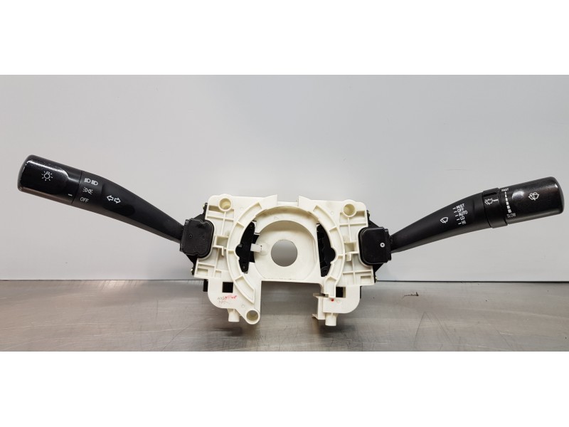 Recambio de mando multifuncion para ssangyong rodius xdi limited referencia OEM IAM 8592221020 8592208030 