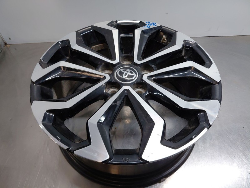 Recambio de llanta para toyota yaris cross mpx style referencia OEM IAM   