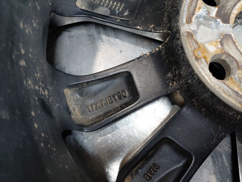 Recambio de llanta para toyota yaris cross mpx style referencia OEM IAM   