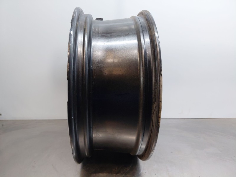 Recambio de llanta para toyota yaris cross mpx style referencia OEM IAM   