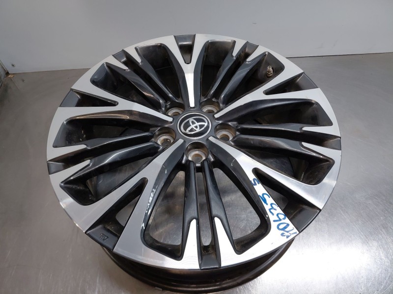 Recambio de llanta para toyota yaris cross mpx style referencia OEM IAM   