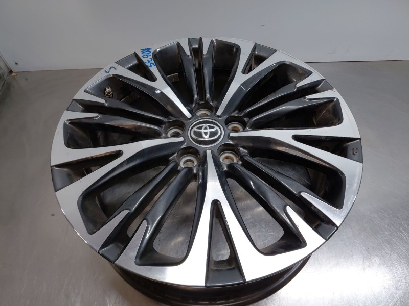 Recambio de llanta para toyota yaris cross mpx style referencia OEM IAM   