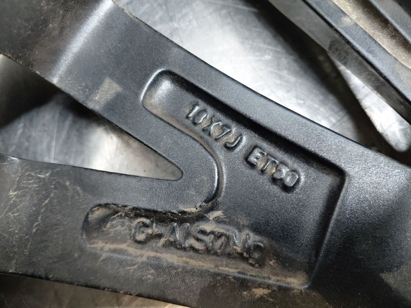 Recambio de llanta para toyota yaris cross mpx style referencia OEM IAM   