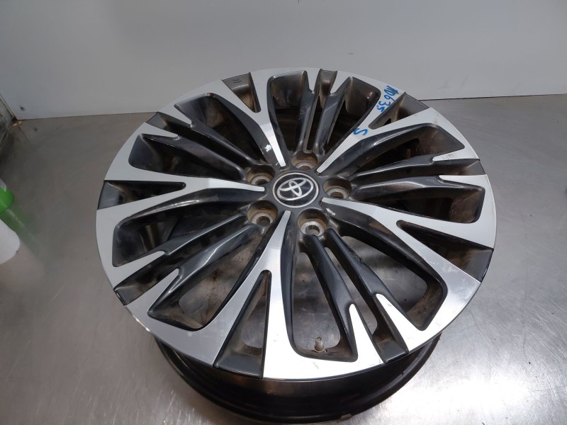 Recambio de llanta para toyota yaris cross mpx style referencia OEM IAM   