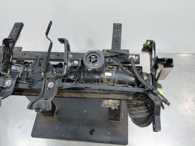 Recambio de travesaño superior para toyota yaris cross mpx style referencia OEM IAM   