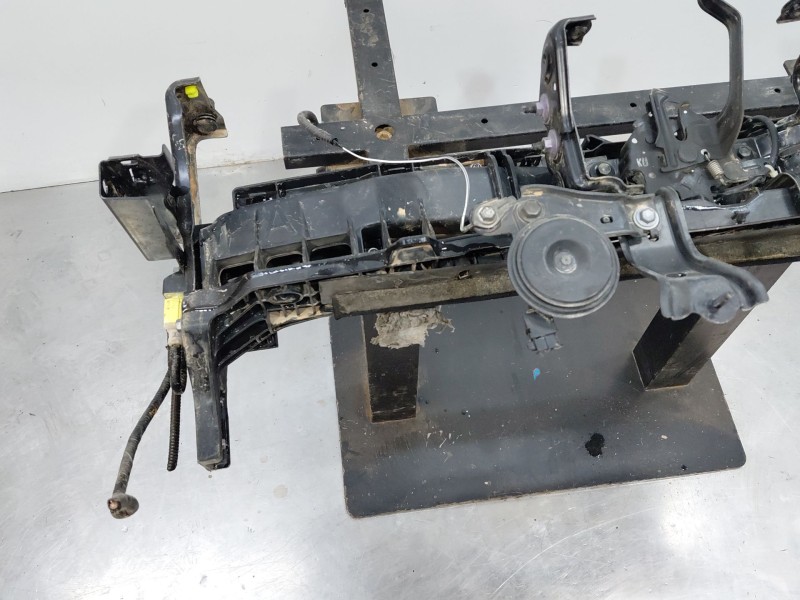 Recambio de travesaño superior para toyota yaris cross mpx style referencia OEM IAM   