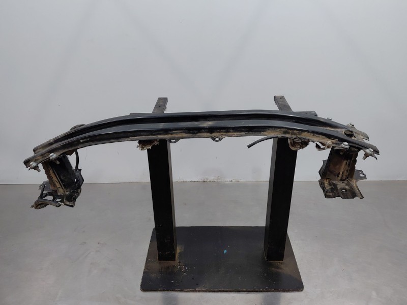 Recambio de refuerzo paragolpes delantero para toyota yaris cross mpx style referencia OEM IAM   