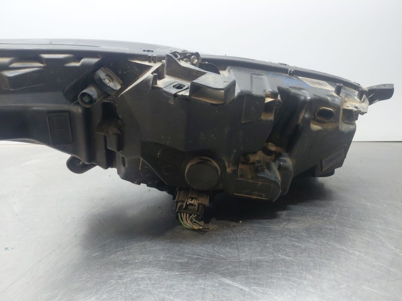 Recambio de faro izquierdo para ford mondeo turn. titanium referencia OEM IAM   