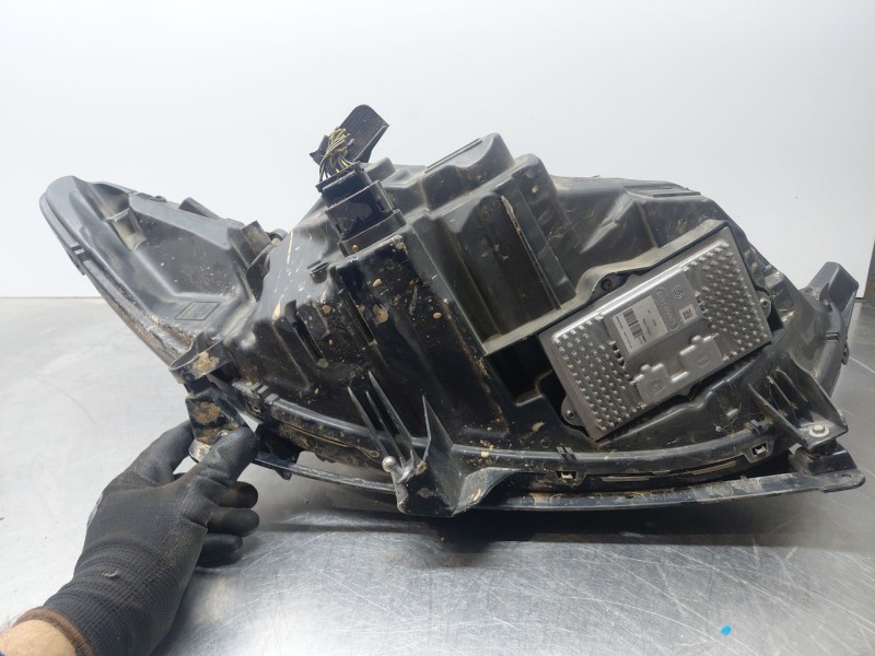 Recambio de faro izquierdo para ford mondeo turn. titanium referencia OEM IAM   