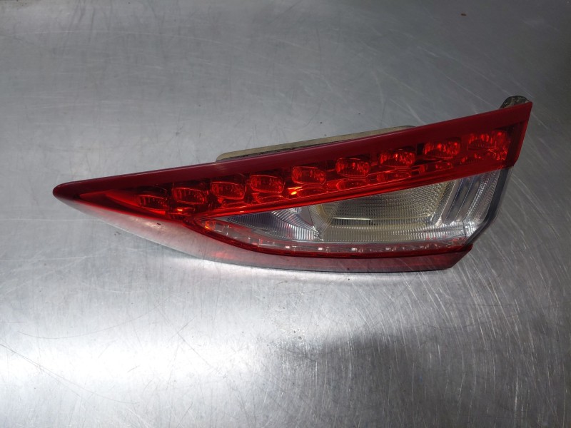 Recambio de piloto trasero derecho interior para ford mondeo turn. titanium referencia OEM IAM   