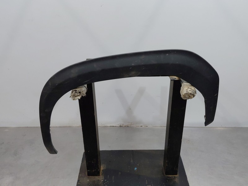 Recambio de aletin delantero izquierdo para toyota yaris cross mpx style referencia OEM IAM 10  