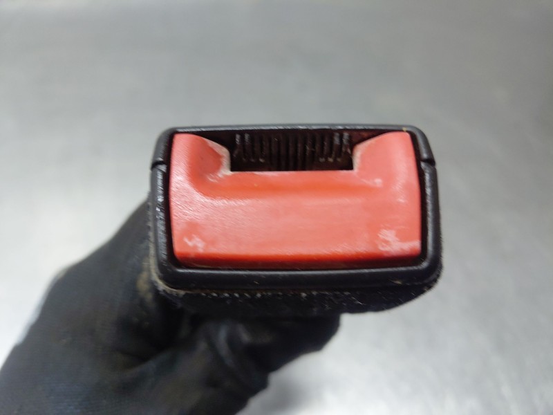 Recambio de enganche del cinturon delantero der para ford mondeo turn. titanium referencia OEM IAM   