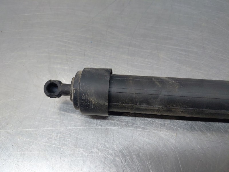Recambio de amortiguadores maletero / porton para toyota yaris cross mpx style referencia OEM IAM   