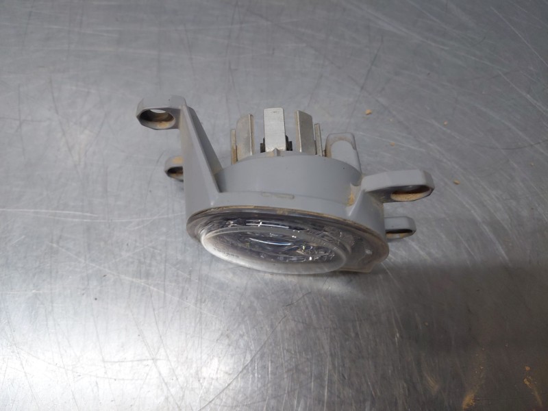 Recambio de faro antiniebla derecho para toyota yaris cross mpx style referencia OEM IAM   