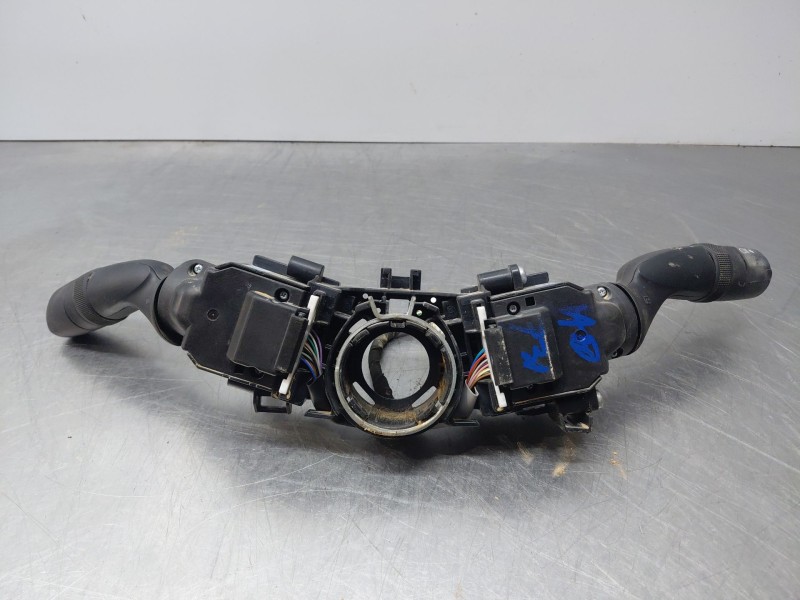 Recambio de mando multifuncion para toyota yaris cross mpx style referencia OEM IAM   