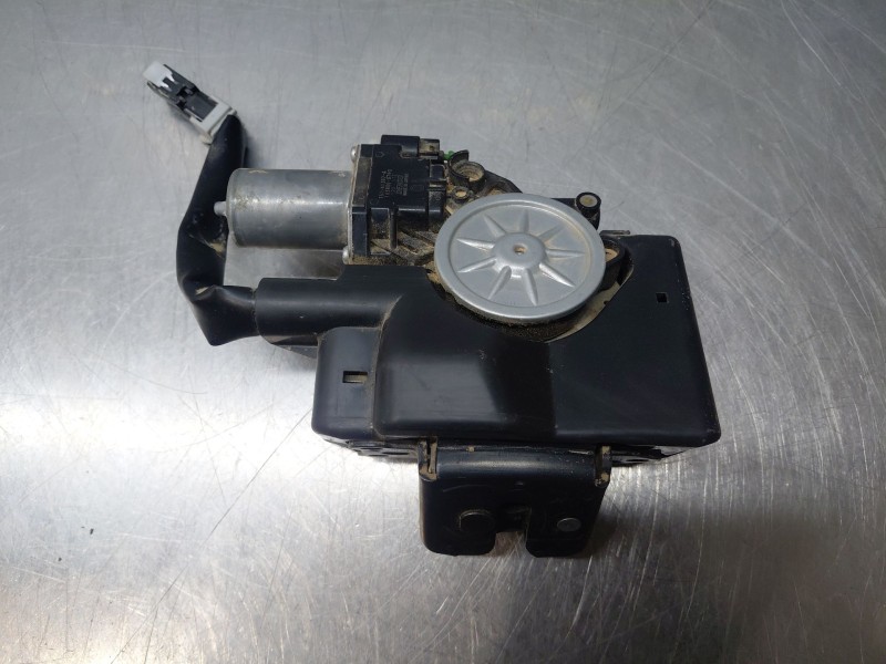 Recambio de cerradura maletero / porton para toyota yaris cross mpx style referencia OEM IAM   
