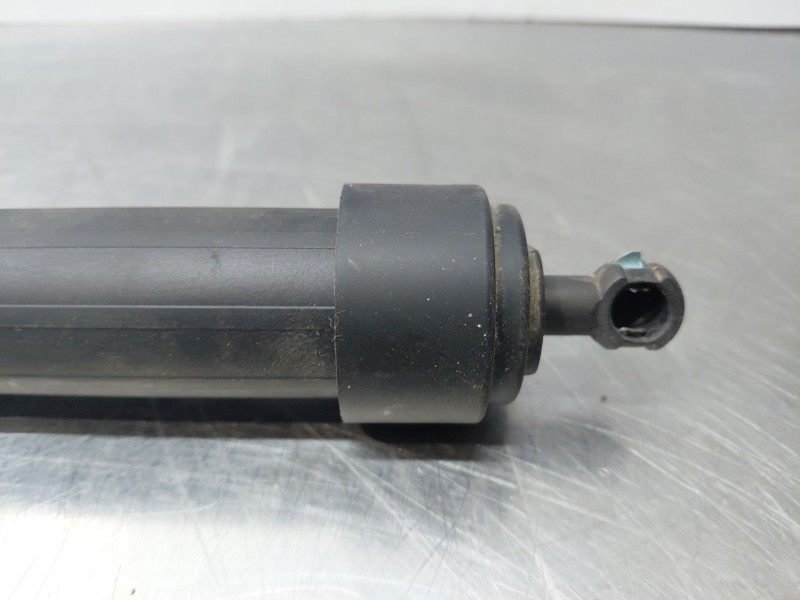 Recambio de amortiguadores maletero / porton para toyota yaris cross mpx style referencia OEM IAM   