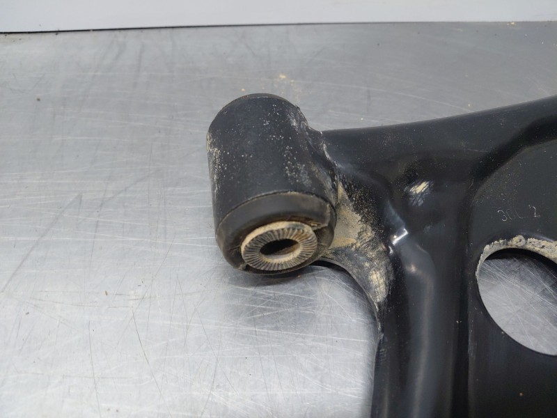 Recambio de brazo suspension inferior delantero derecho para toyota yaris cross mpx style referencia OEM IAM   