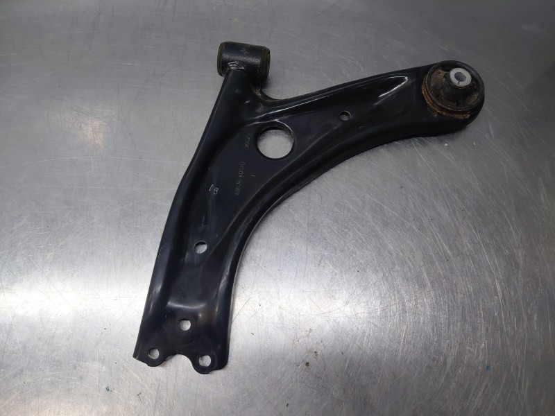 Recambio de brazo suspension inferior delantero izquierdo para toyota yaris cross mpx style referencia OEM IAM   