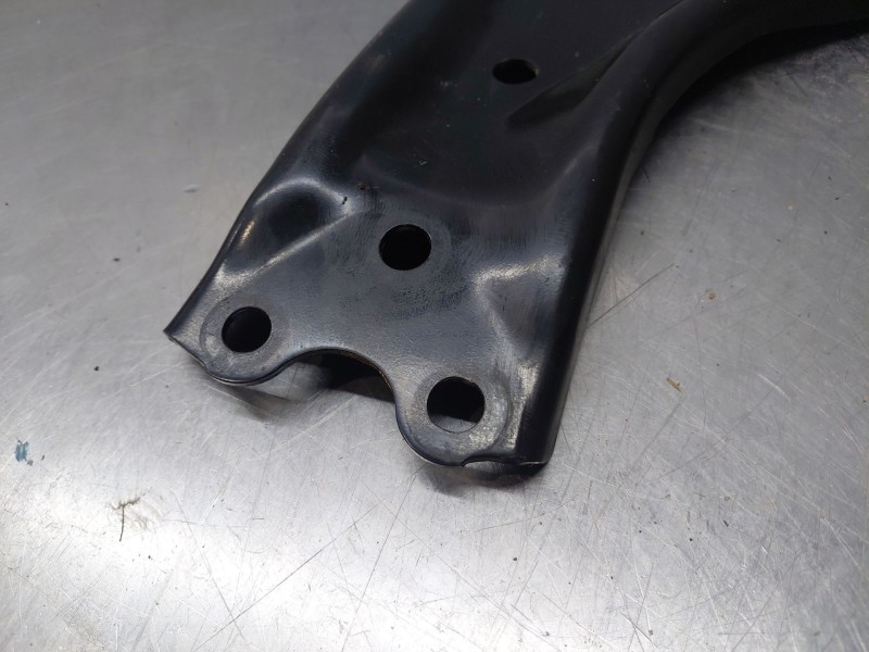 Recambio de brazo suspension inferior delantero izquierdo para toyota yaris cross mpx style referencia OEM IAM   