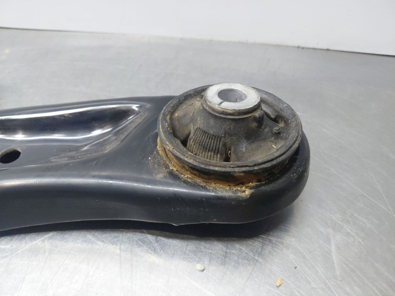 Recambio de brazo suspension inferior delantero izquierdo para toyota yaris cross mpx style referencia OEM IAM   