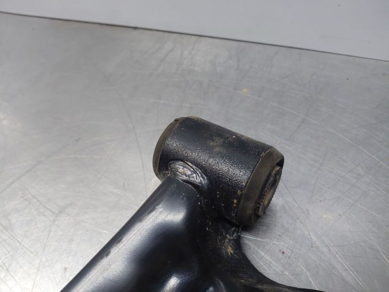 Recambio de brazo suspension inferior delantero izquierdo para toyota yaris cross mpx style referencia OEM IAM   