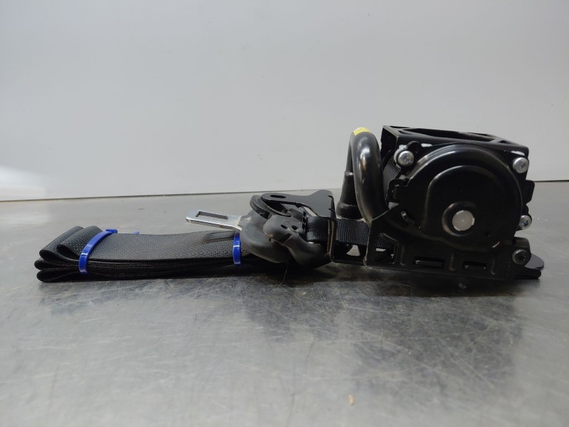 Recambio de cinturon seguridad trasero derecho para toyota yaris cross mpx style referencia OEM IAM   