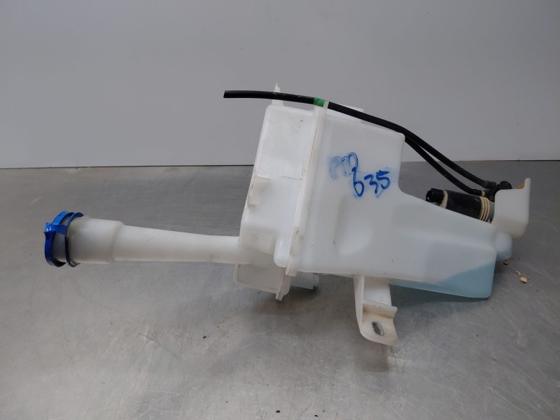 Recambio de deposito limpia para toyota yaris cross mpx style referencia OEM IAM   