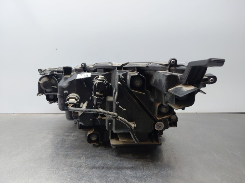 Recambio de faro derecho para toyota yaris cross mpx style referencia OEM IAM   