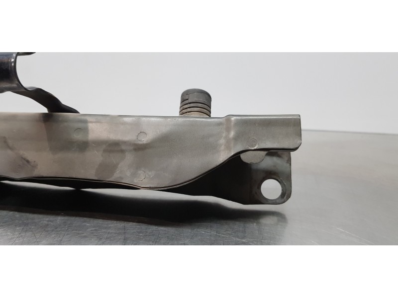 Recambio de travesaño superior para toyota rav 4 (a3) executive referencia OEM IAM 5321642901  