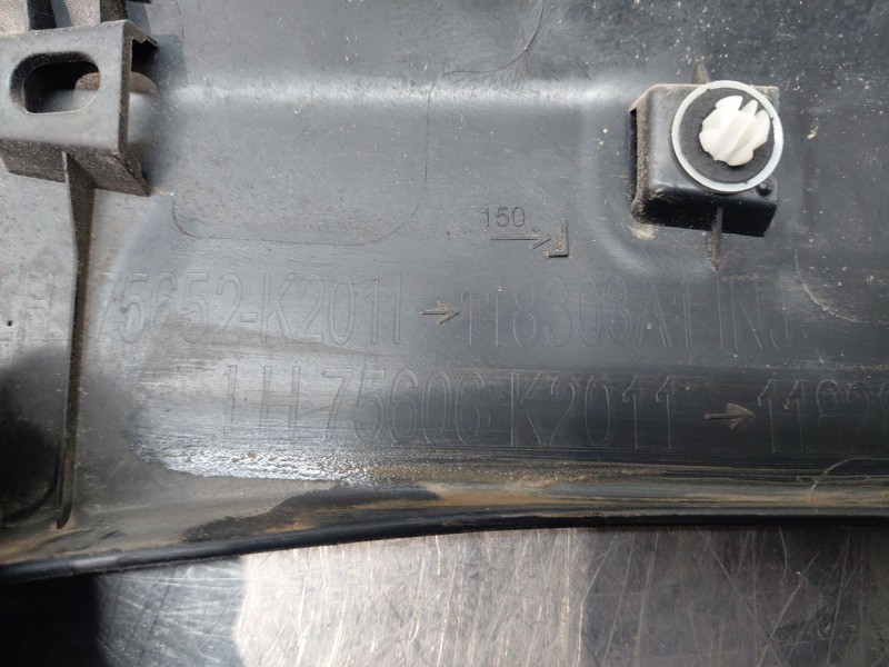 Recambio de aletin trasero izquierdo para toyota yaris cross mpx style referencia OEM IAM   