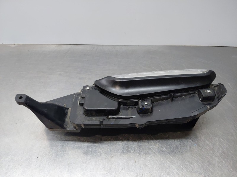 Recambio de piloto delantero derecho para toyota yaris cross mpx style referencia OEM IAM 814300D170  