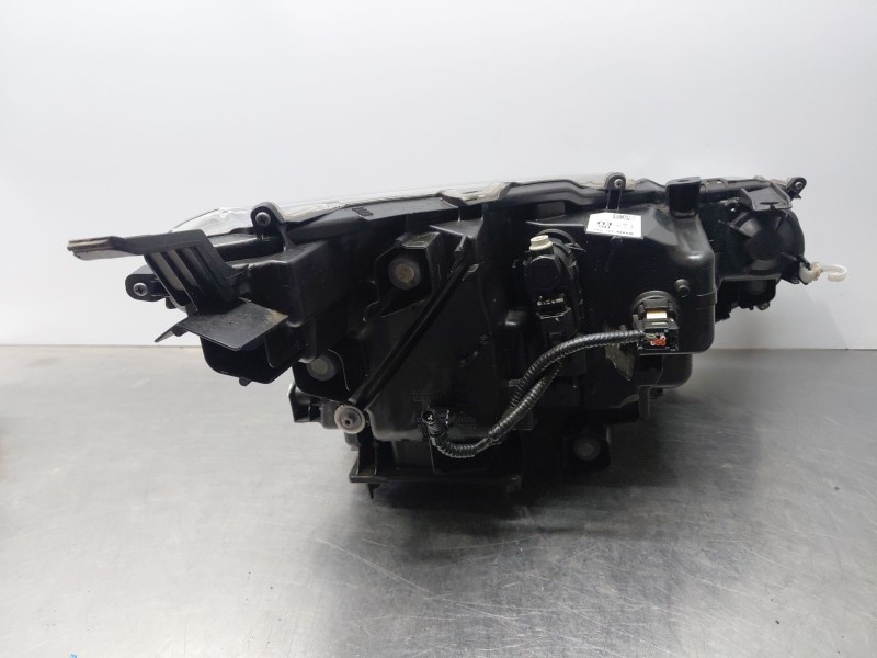 Recambio de faro izquierdo para toyota yaris cross mpx style referencia OEM IAM 811500DP50  