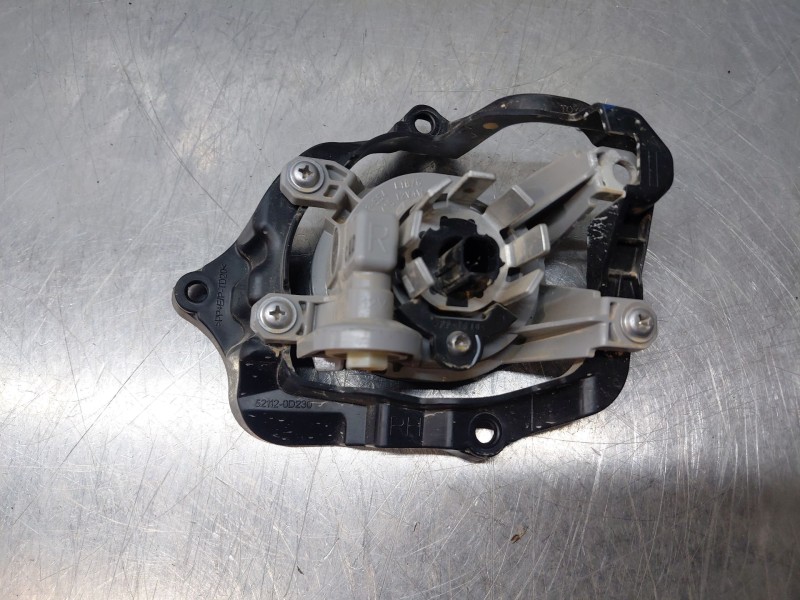 Recambio de faro antiniebla derecho para toyota yaris cross mpx style referencia OEM IAM   