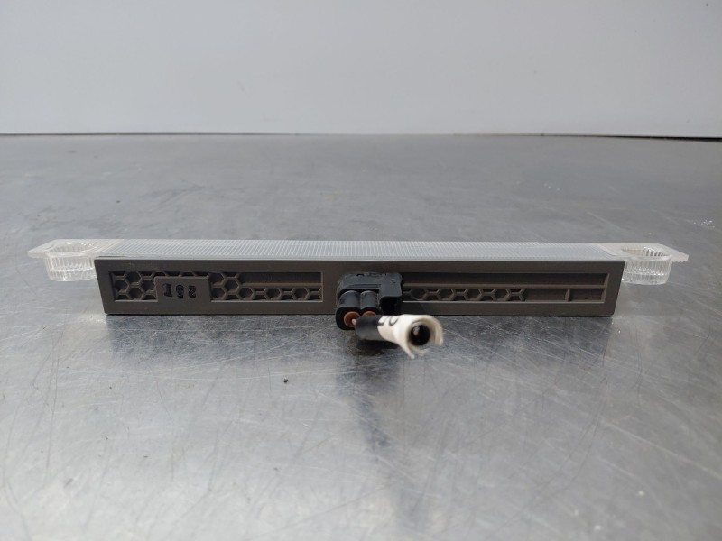 Recambio de luz central de freno para toyota yaris cross mpx style referencia OEM IAM   
