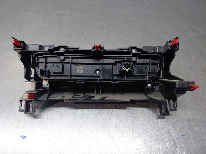 Recambio de mando climatizador para toyota yaris cross mpx style referencia OEM IAM   