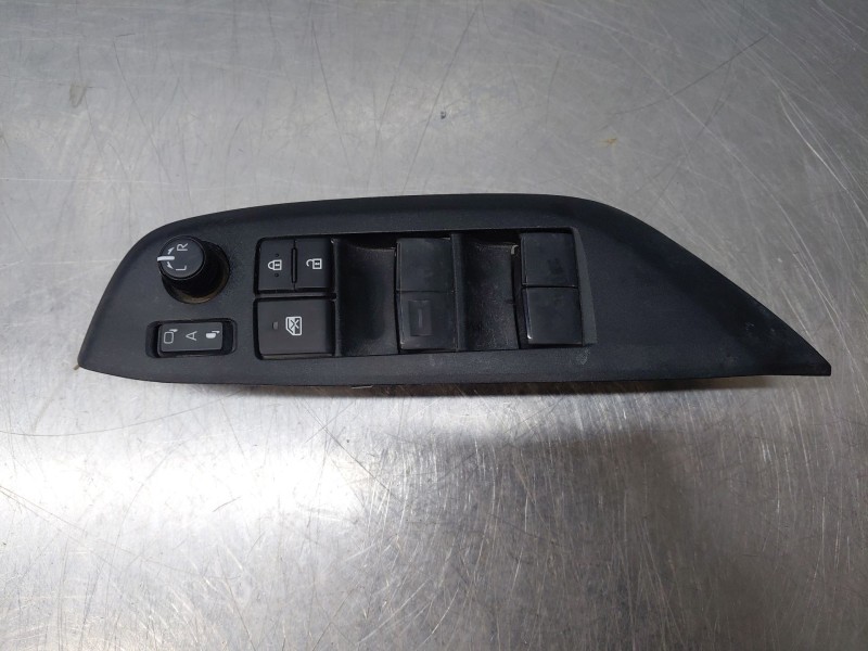 Recambio de mando elevalunas delantero izquierdo para toyota yaris cross mpx style referencia OEM IAM   