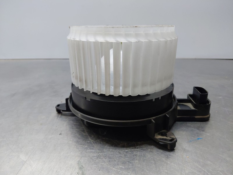 Recambio de motor calefaccion para toyota yaris cross mpx style referencia OEM IAM   