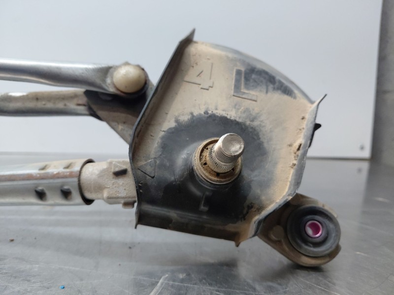 Recambio de motor limpia delantero para toyota yaris cross mpx style referencia OEM IAM   