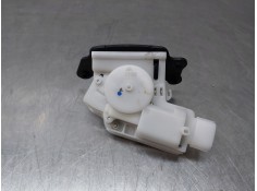 Recambio de cerradura maletero / porton para toyota yaris cross mpx style referencia OEM IAM 693500D220  