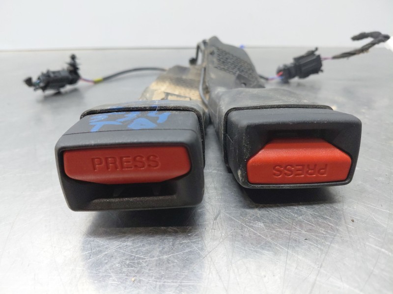 Recambio de enganche del cinturon trasero der para omoda 5 premium referencia OEM IAM   
