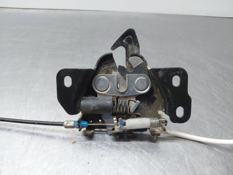 Recambio de cerradura capot para omoda 5 premium referencia OEM IAM   