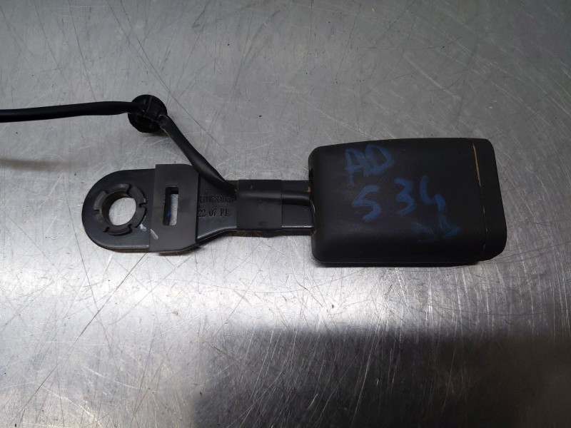 Recambio de enganche del cinturon delantero der para omoda 5 premium referencia OEM IAM   