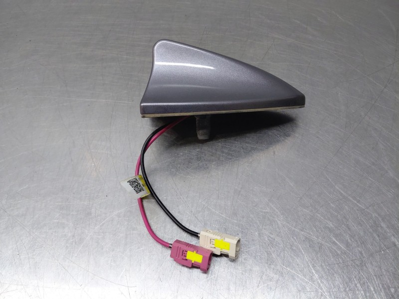 Recambio de antena para omoda 5 premium referencia OEM IAM   