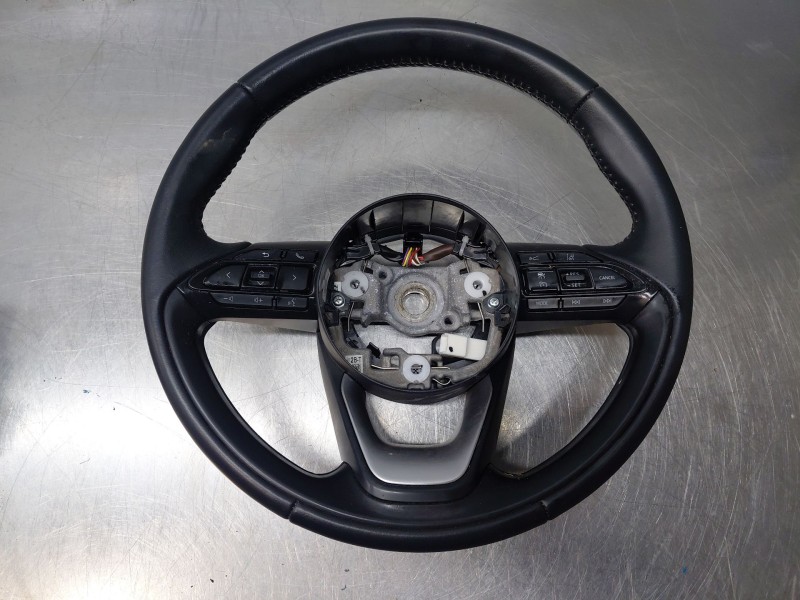 Recambio de volante para toyota yaris cross mpx style referencia OEM IAM   
